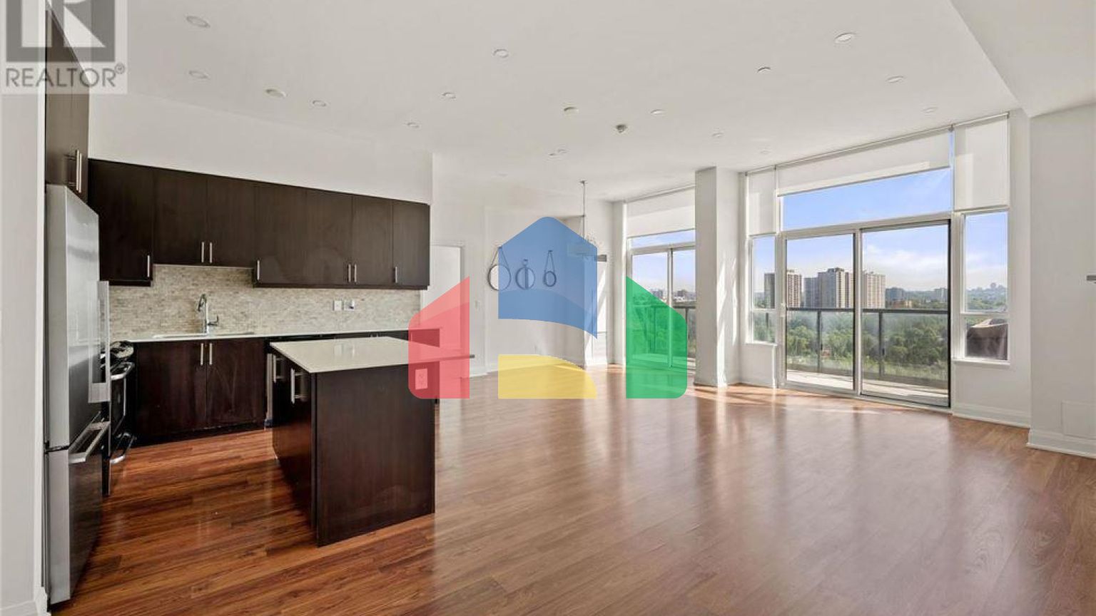 Residential - Single Family Home - Toronto, Canada - Canada