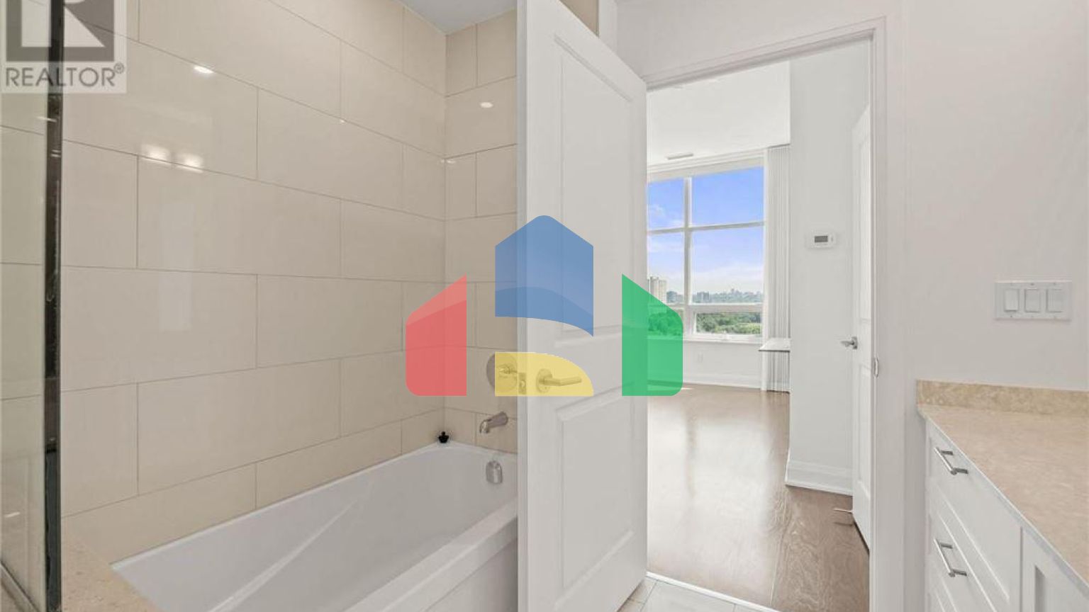 Residential - Single Family Home - Toronto, Canada - Canada