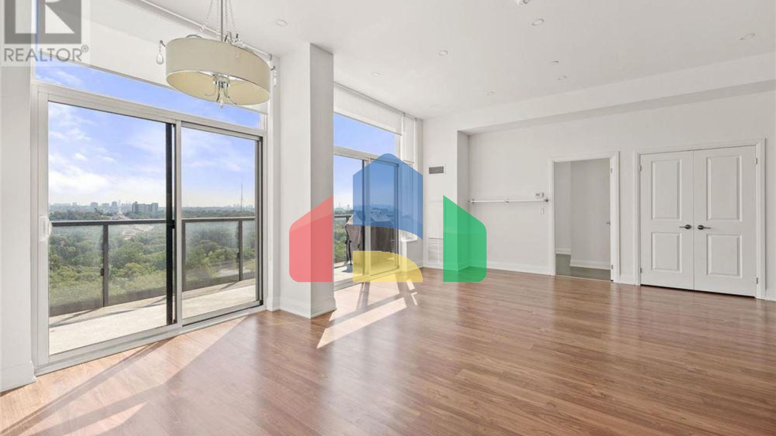 Residential - Single Family Home - Toronto, Canada - Canada