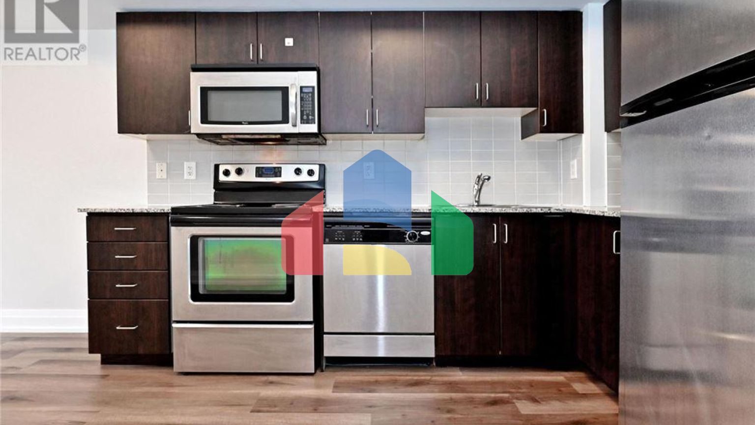 Residential - Single Family Home - Toronto, Canada - Canada