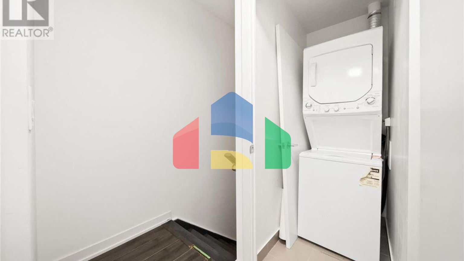 Residential - Condo/Apartment - Toronto, Canada - Canada