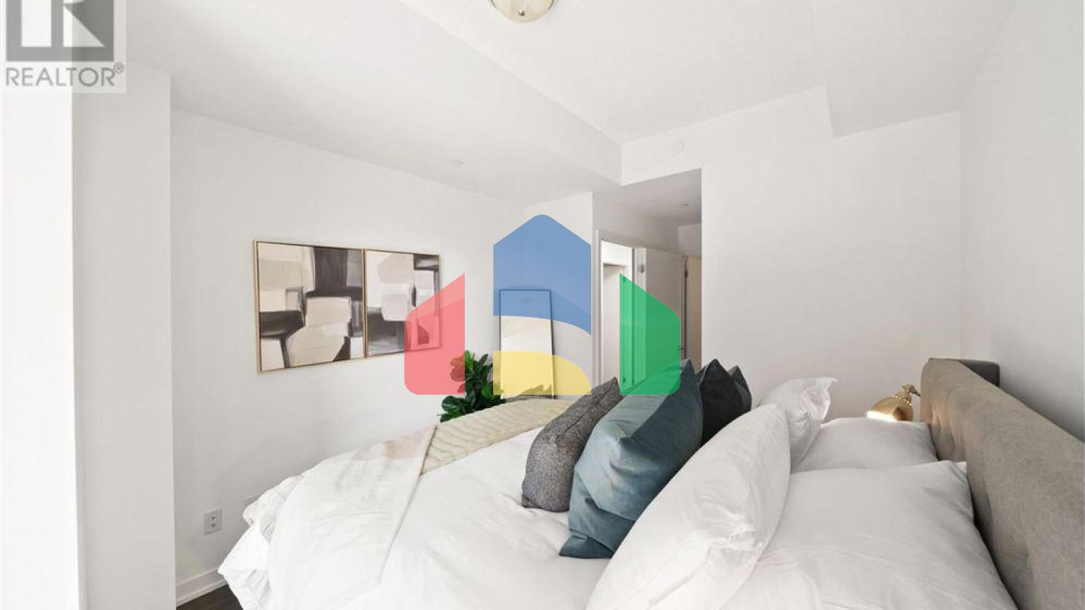 Residential - Condo/Apartment - Toronto, Canada - Canada