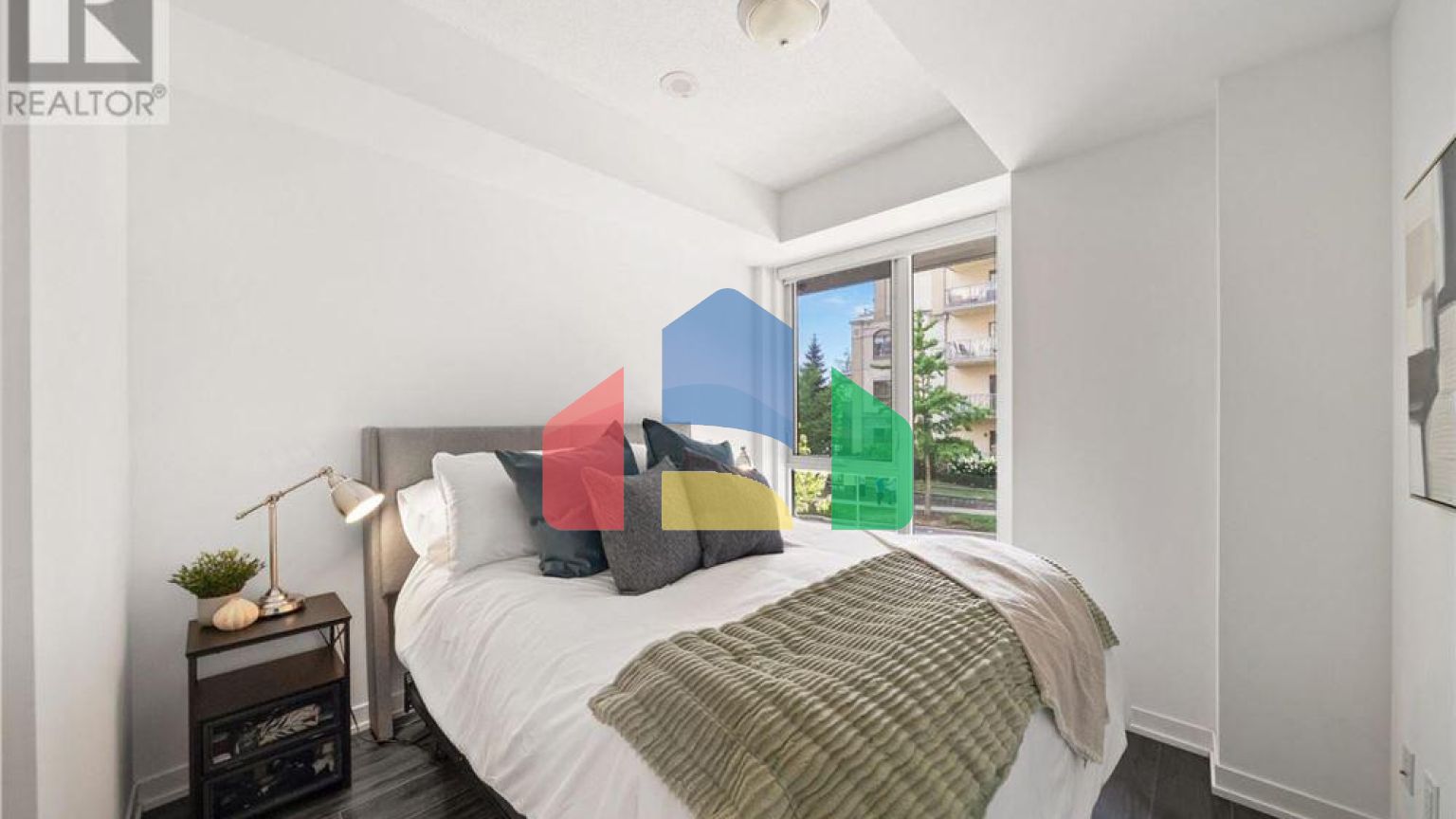 Residential - Condo/Apartment - Toronto, Canada - Canada