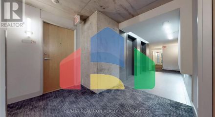 Residential - Single Family Home - Toronto, Canada - Canada