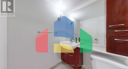 Residential - Single Family Home - Toronto, Canada - Canada