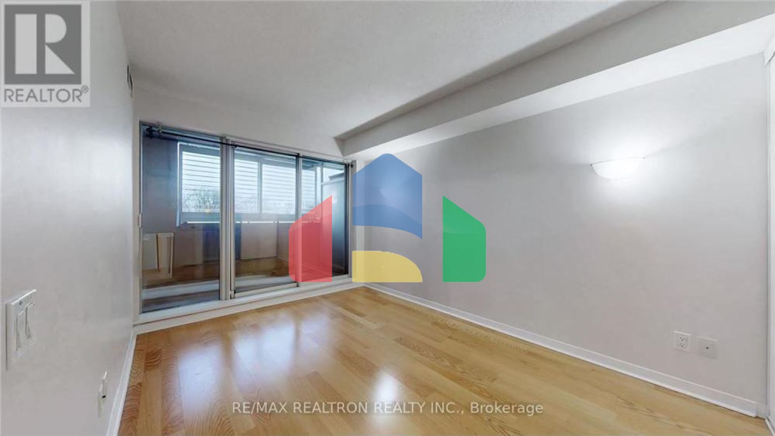 Residential - Single Family Home - Toronto, Canada - Canada