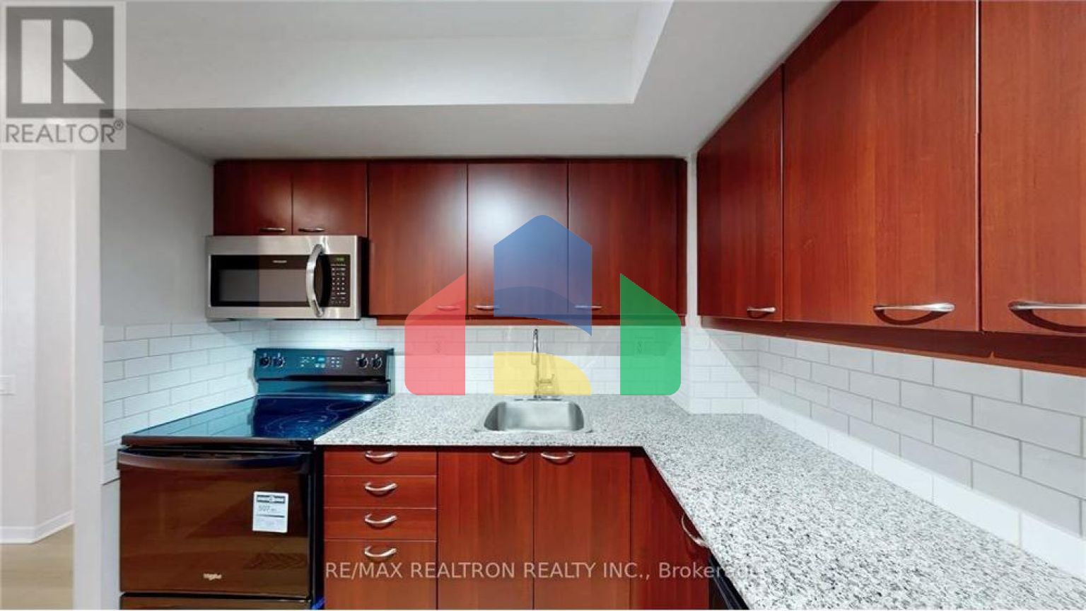 Residential - Single Family Home - Toronto, Canada - Canada