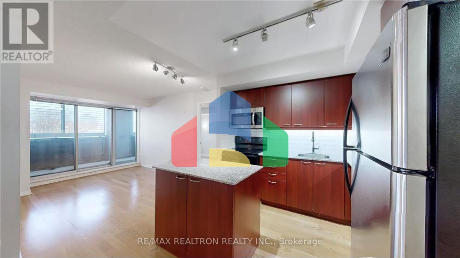 Residential - Single Family Home - Toronto, Canada - Canada