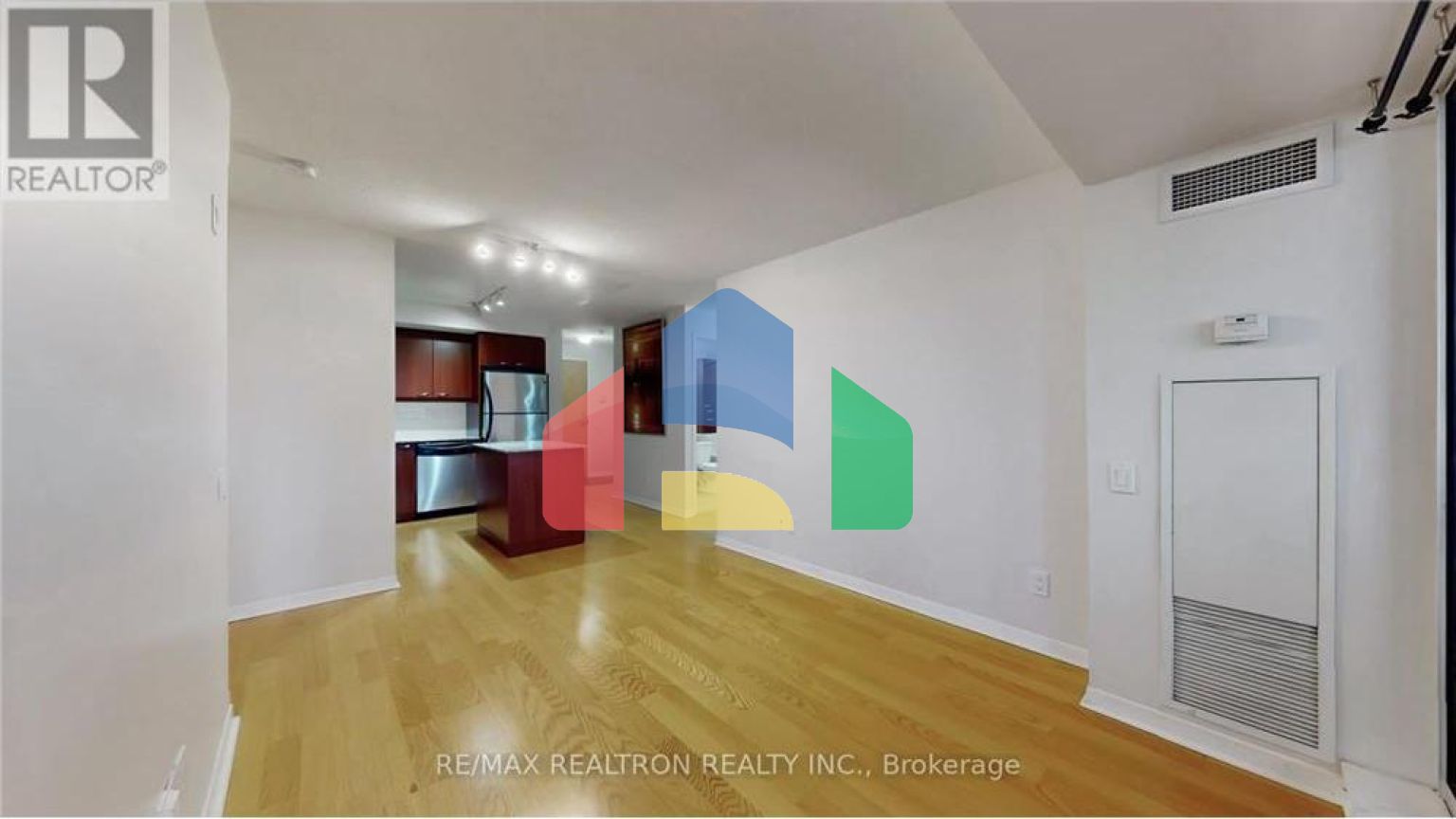 Residential - Single Family Home - Toronto, Canada - Canada