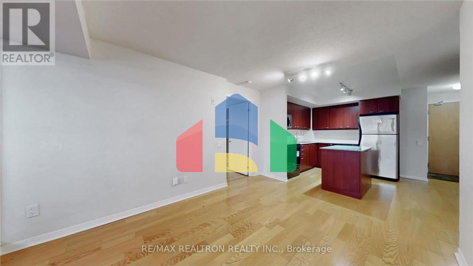 Residential - Single Family Home - Toronto, Canada - Canada