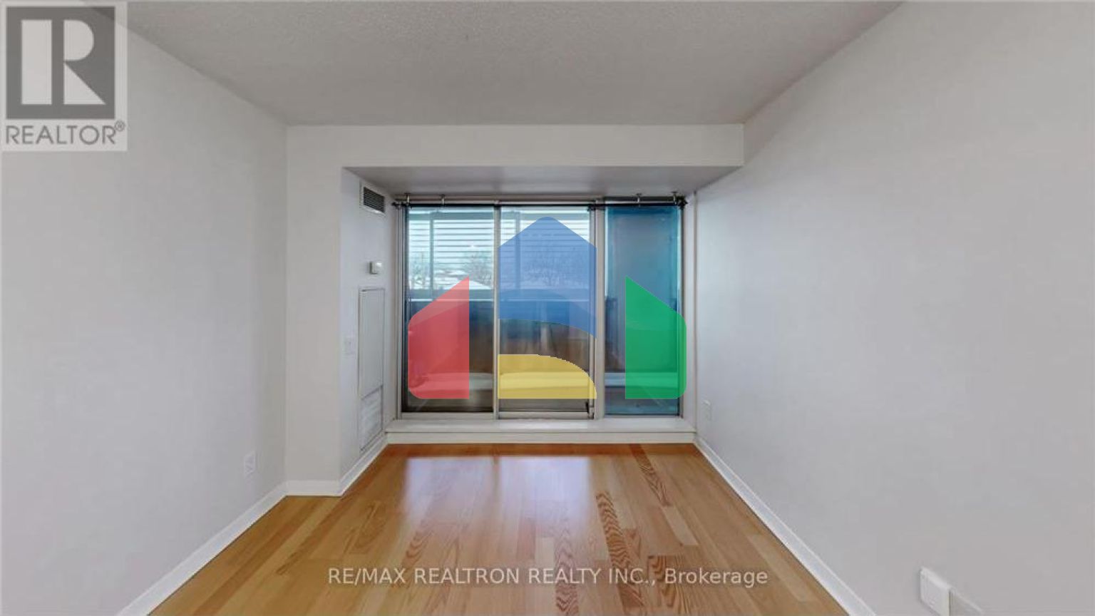 Residential - Single Family Home - Toronto, Canada - Canada