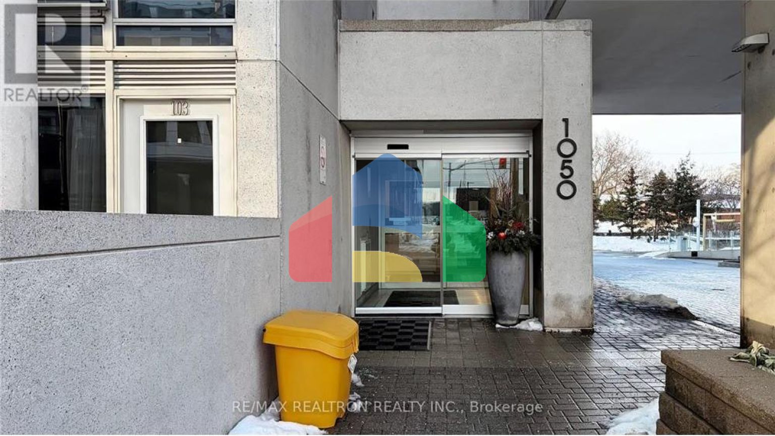 Residential - Single Family Home - Toronto, Canada - Canada