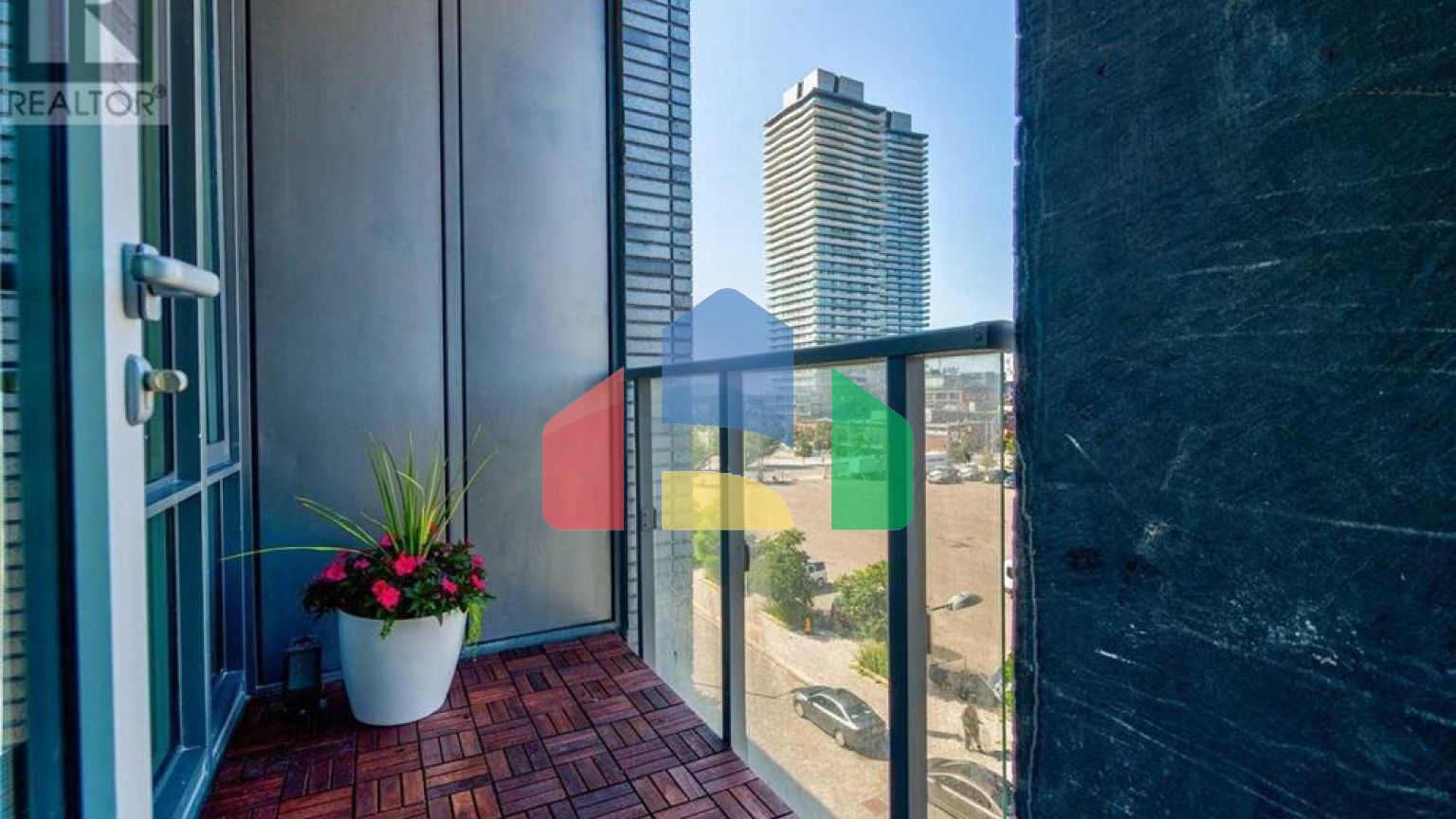 Residential - Single Family Home - Toronto, Canada - Canada