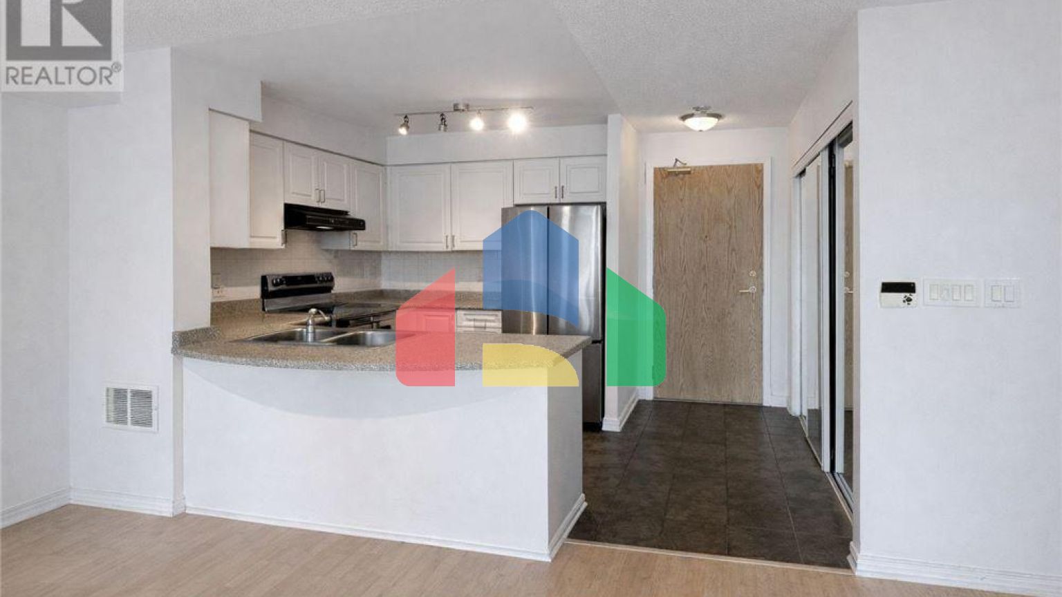 Residential - Single Family Home - Toronto, Canada - Canada