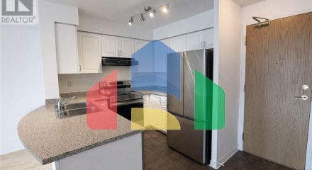 Residential - Single Family Home - Toronto, Canada - Canada