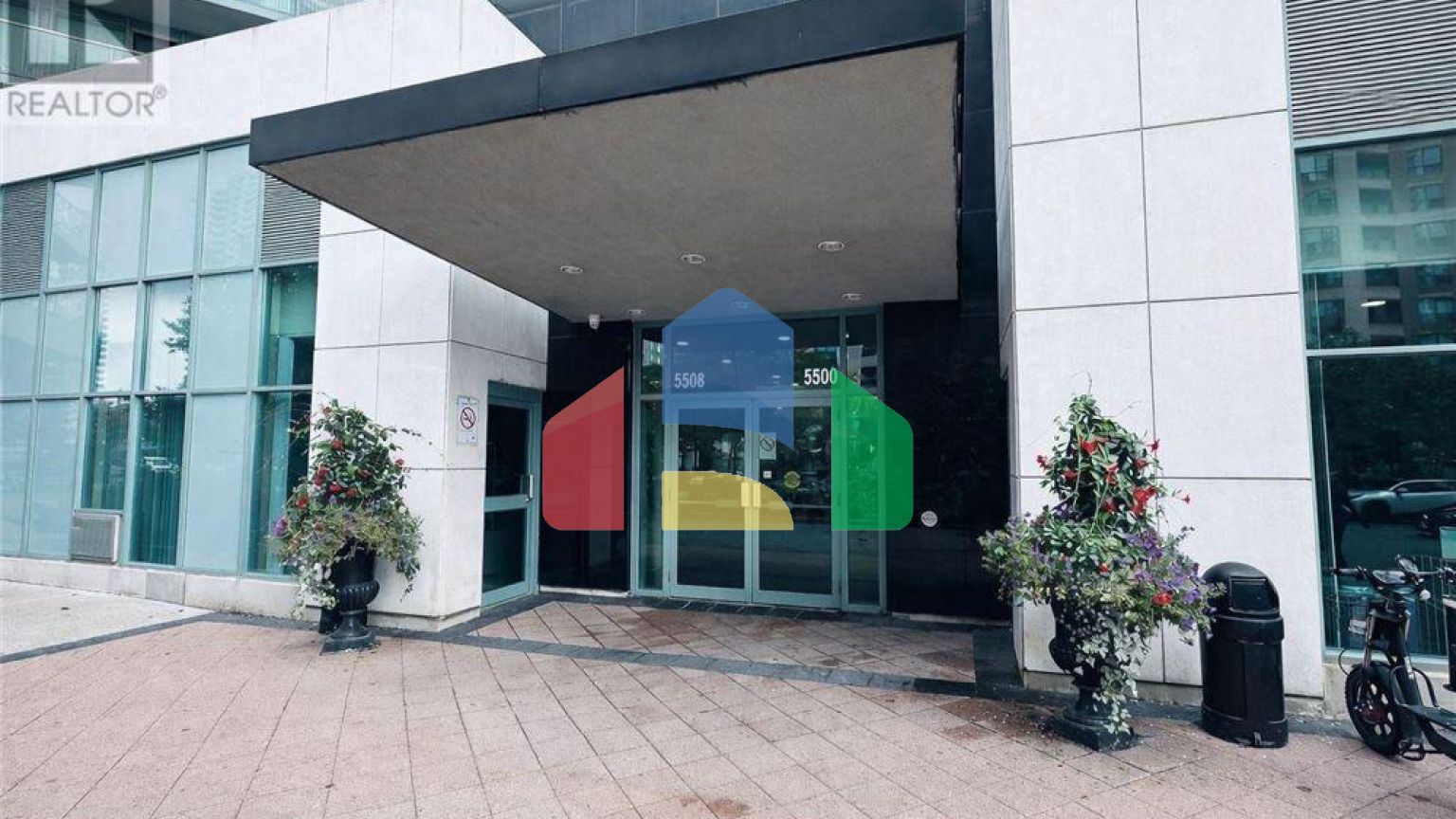 Residential - Single Family Home - Toronto, Canada - Canada