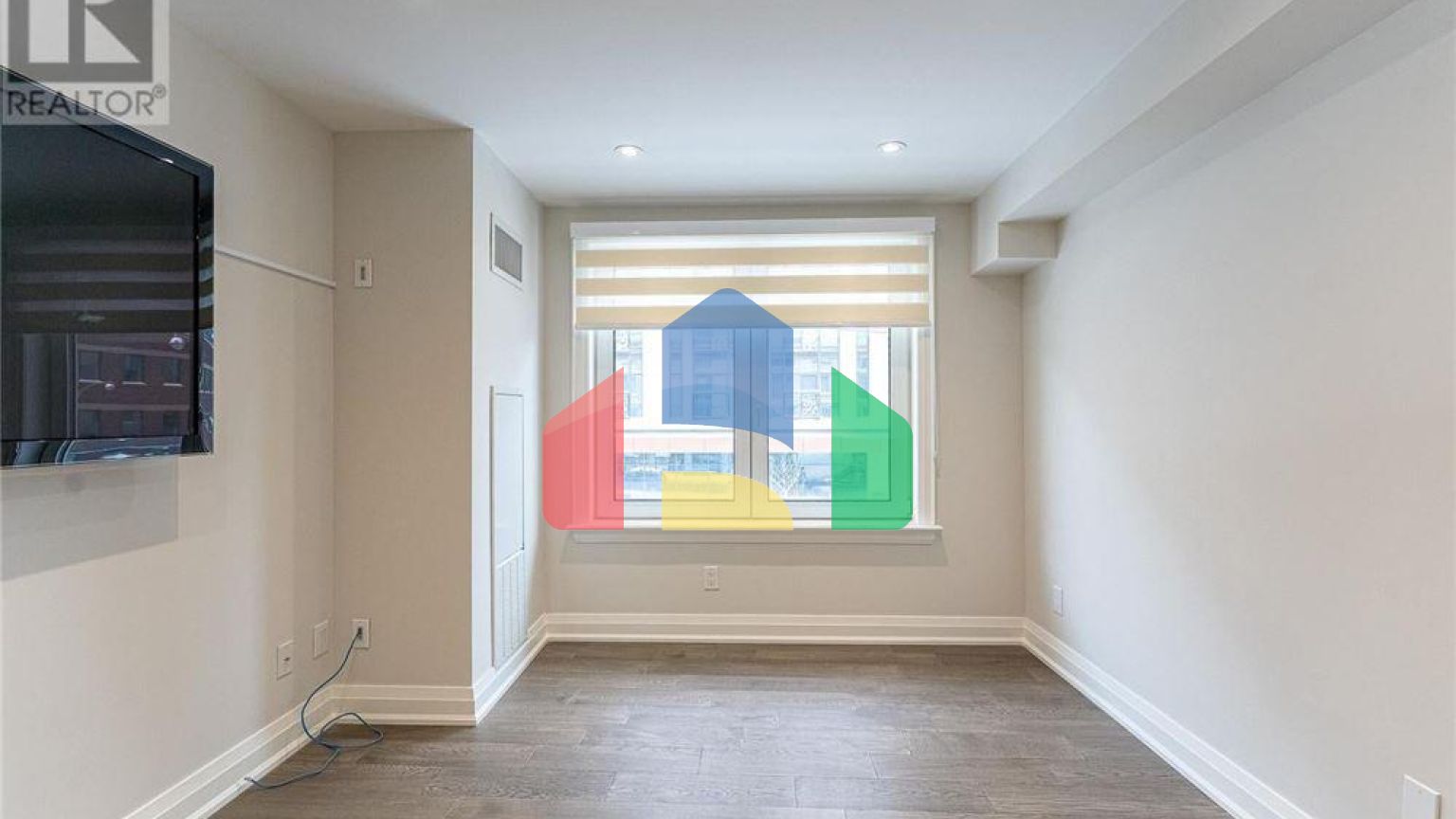 Residential - Single Family Home - Toronto, Canada - Canada