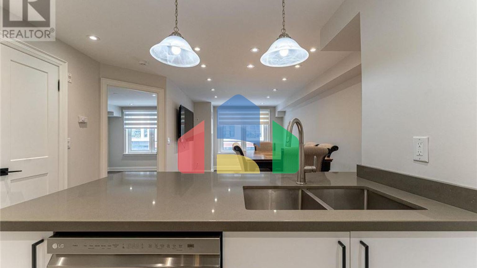 Residential - Single Family Home - Toronto, Canada - Canada