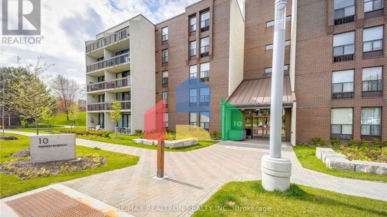 Residential - Single Family Home - Toronto, Canada - Canada