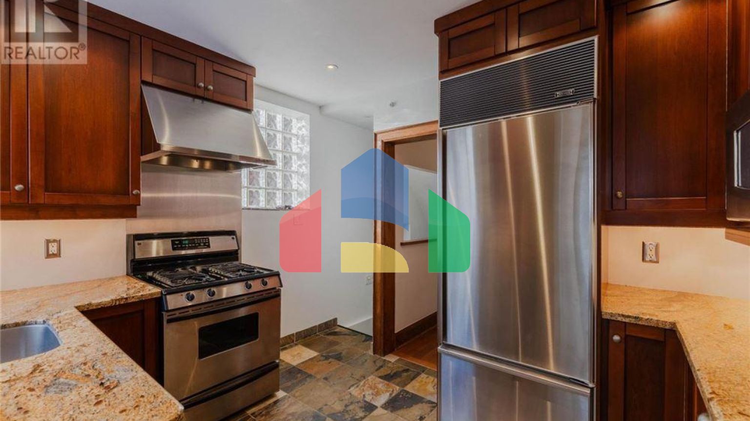 Residential - Single Family Home - Toronto, Canada - Canada