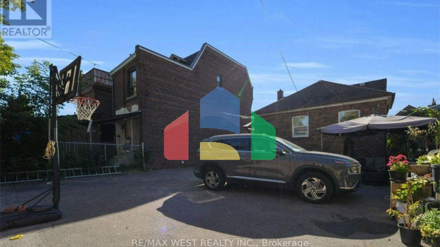 Residential - Single Family Home - Toronto, Canada - Canada