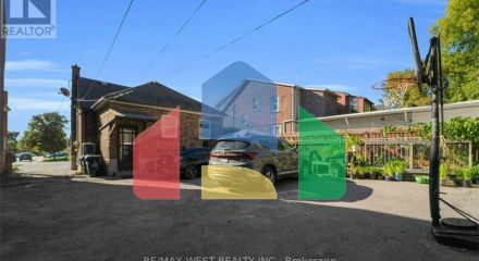 Residential - Single Family Home - Toronto, Canada - Canada