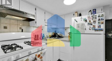 Residential - Single Family Home - Toronto, Canada - Canada