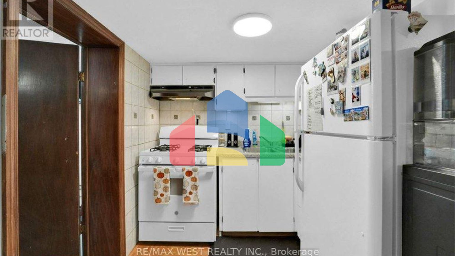 Residential - Single Family Home - Toronto, Canada - Canada