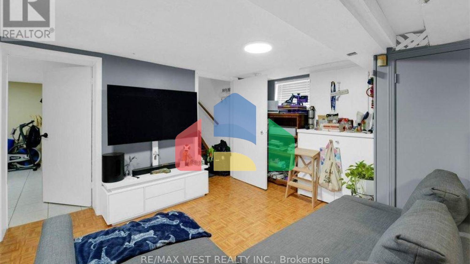 Residential - Single Family Home - Toronto, Canada - Canada