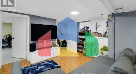 Residential - Single Family Home - Toronto, Canada - Canada