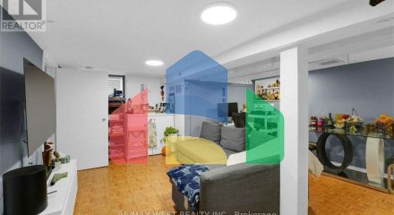 Residential - Single Family Home - Toronto, Canada - Canada