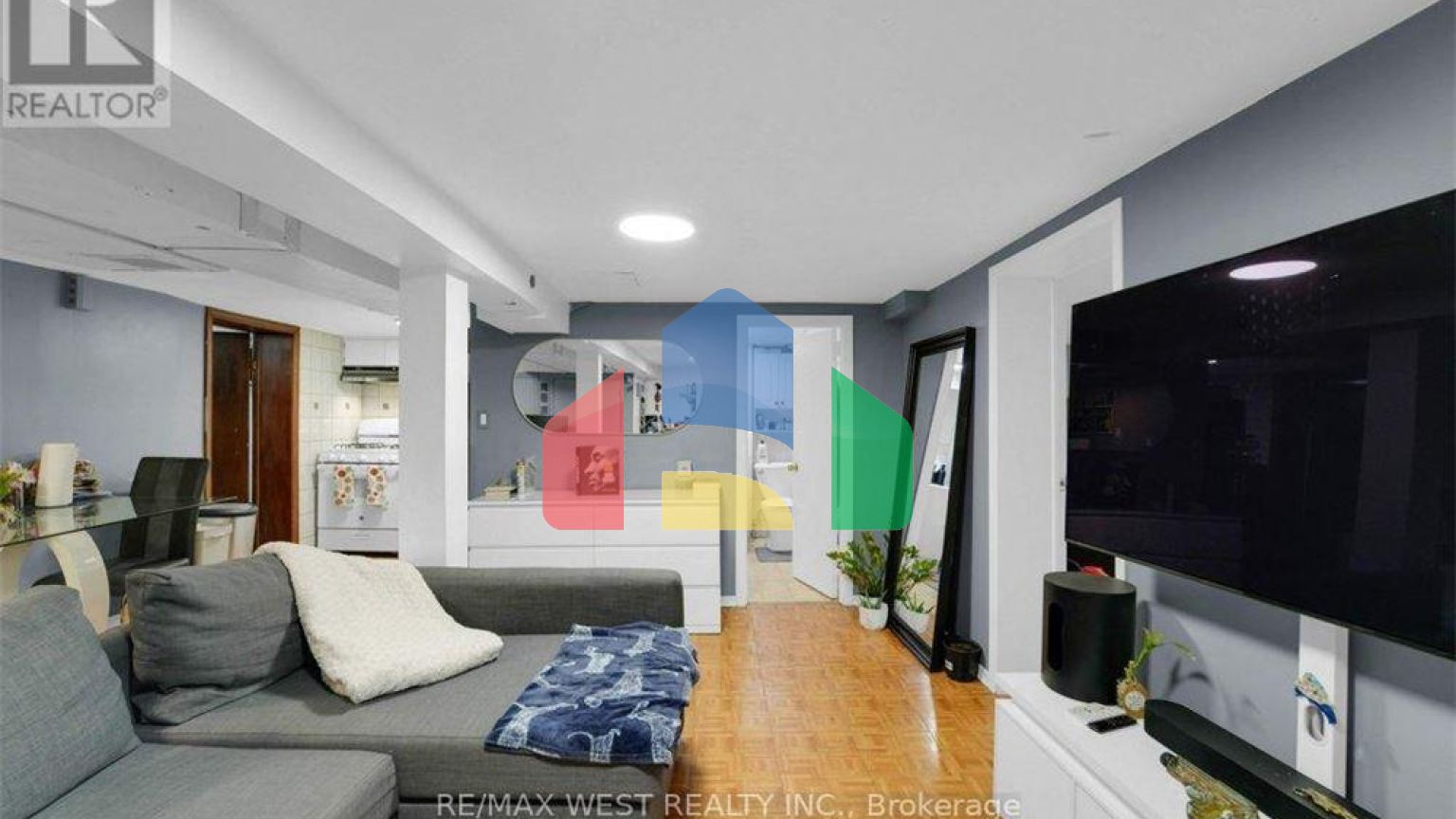 Residential - Single Family Home - Toronto, Canada - Canada