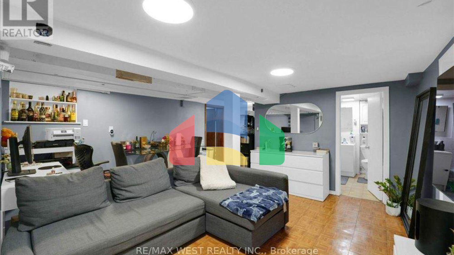 Residential - Single Family Home - Toronto, Canada - Canada