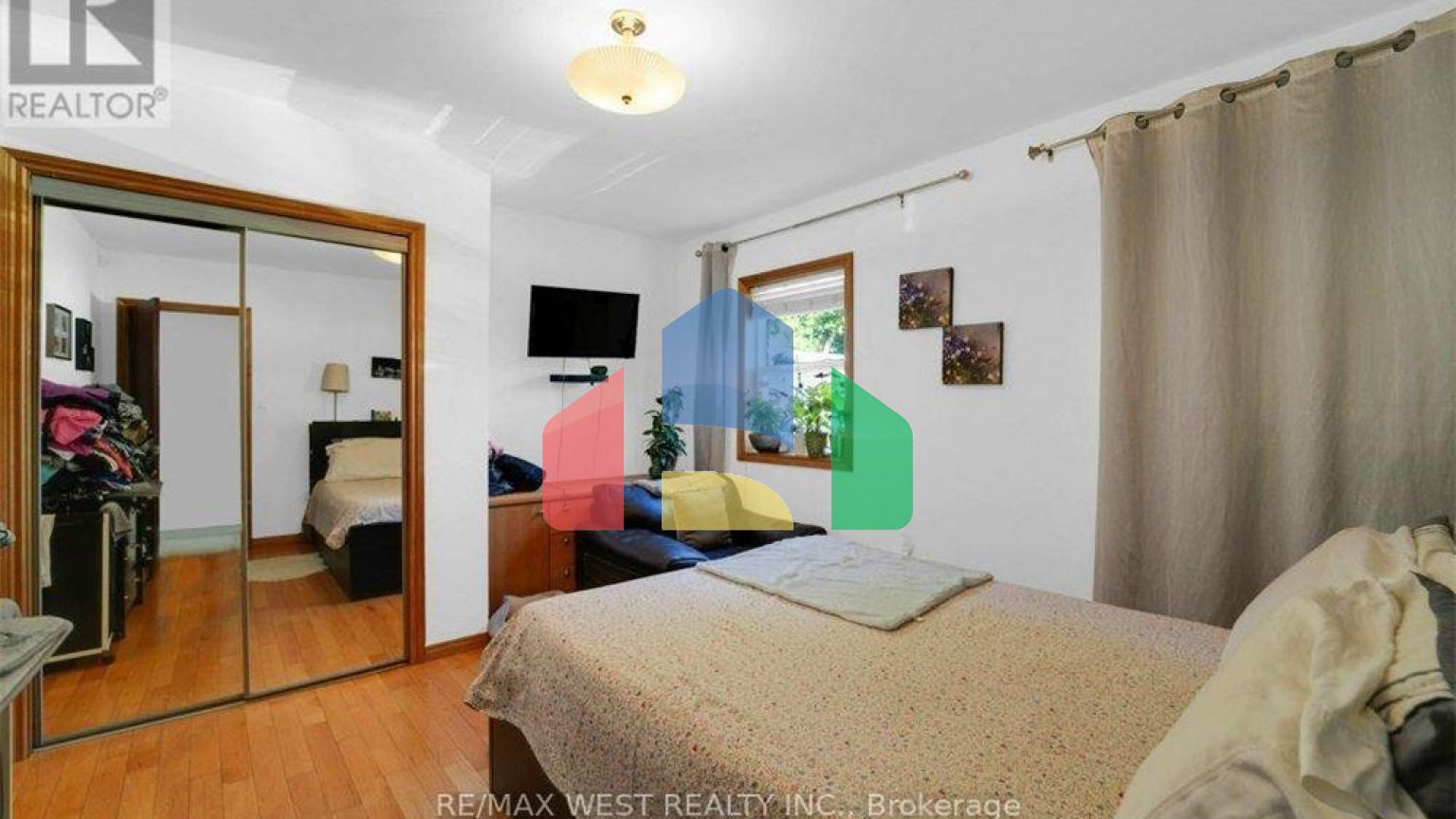 Residential - Single Family Home - Toronto, Canada - Canada