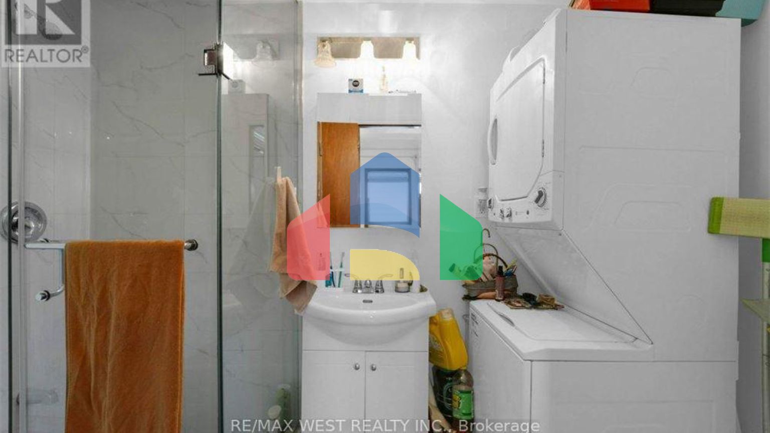 Residential - Single Family Home - Toronto, Canada - Canada