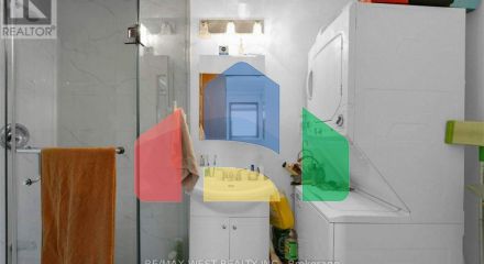 Residential - Single Family Home - Toronto, Canada - Canada