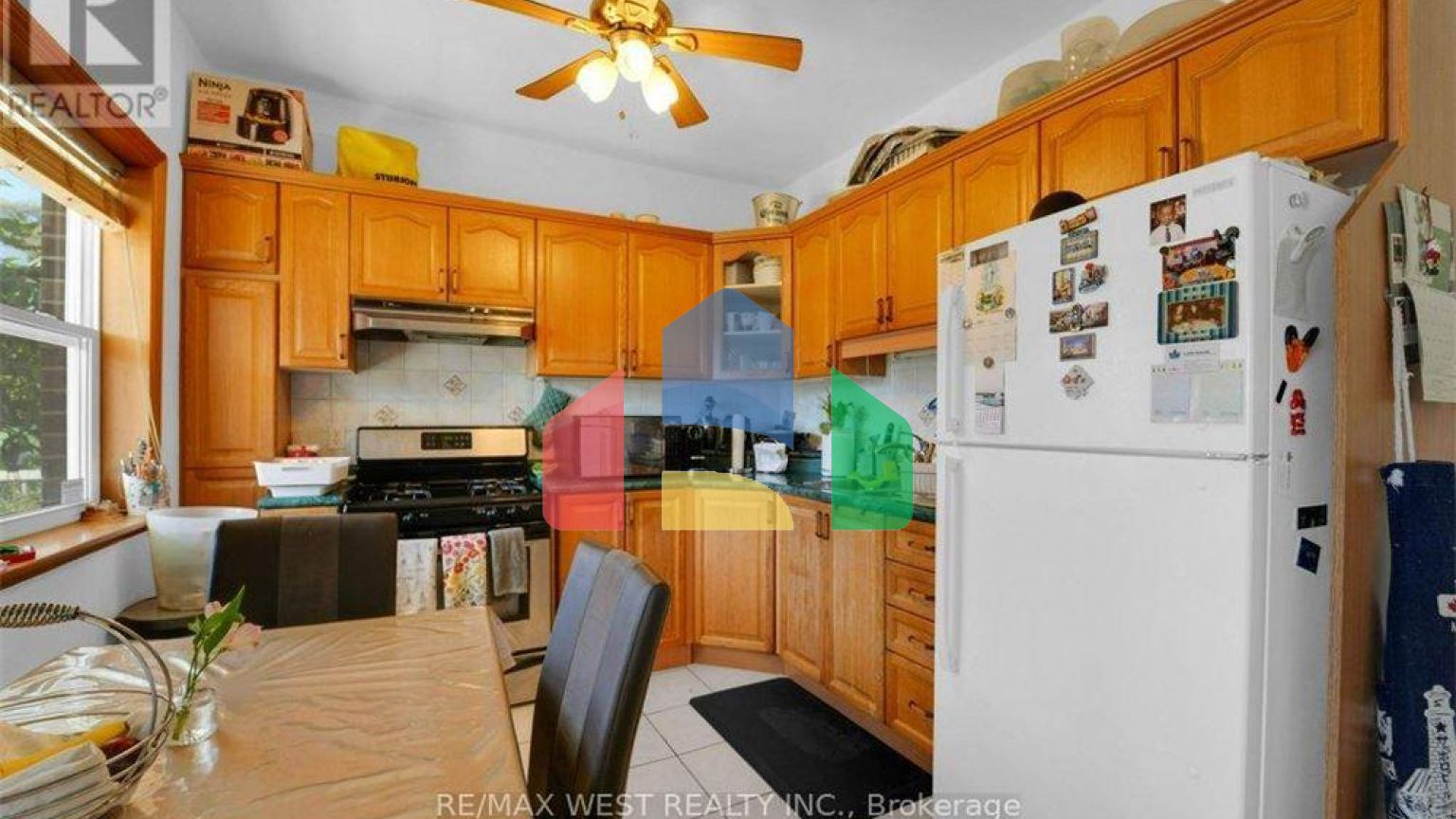 Residential - Single Family Home - Toronto, Canada - Canada