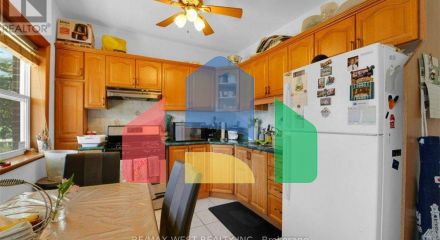 Residential - Single Family Home - Toronto, Canada - Canada