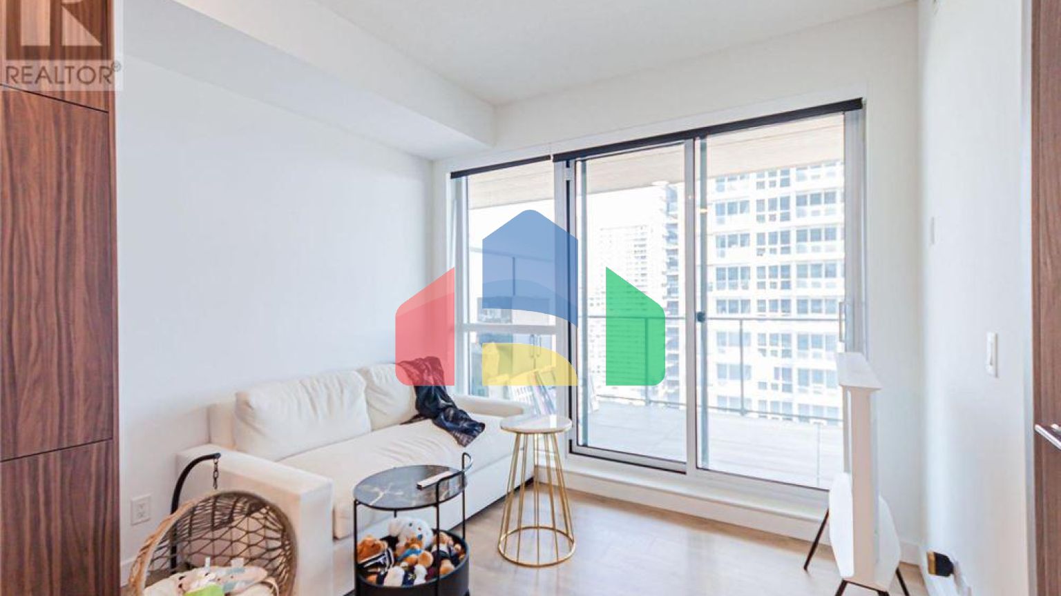 Residential - Single Family Home - Toronto, Canada - Canada