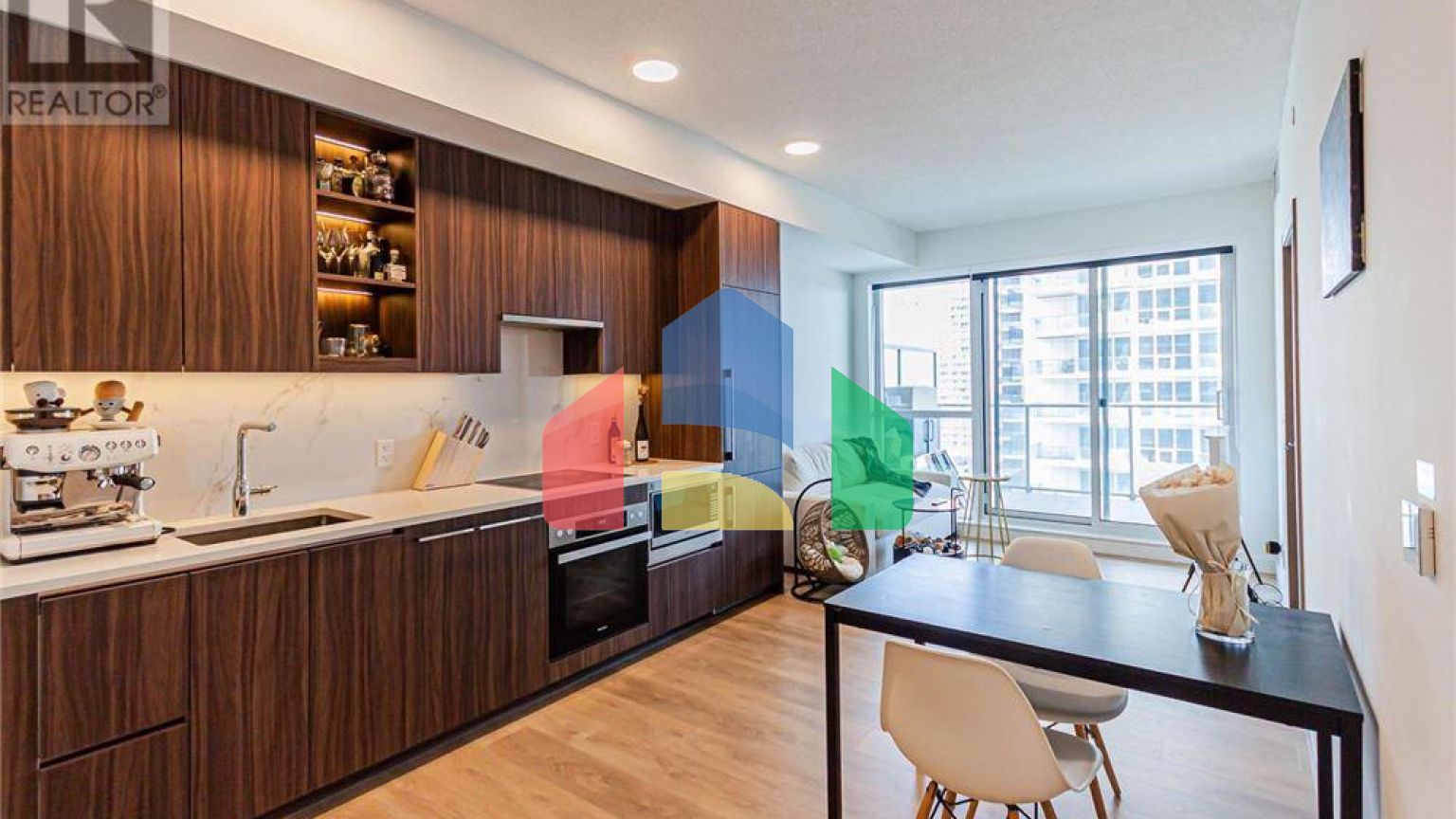 Residential - Single Family Home - Toronto, Canada - Canada