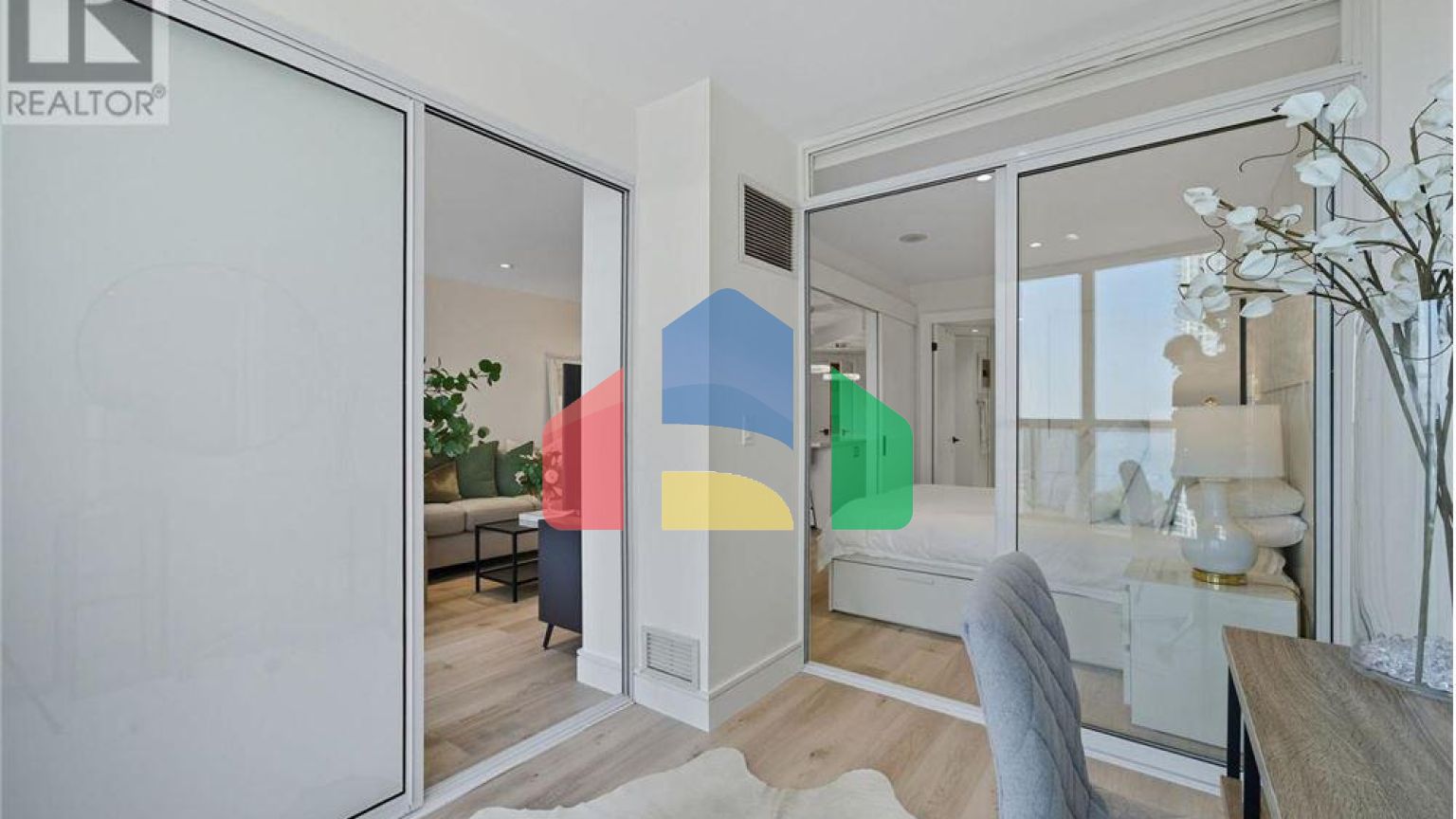 Residential - Condo/Apartment - Toronto, Canada - Canada