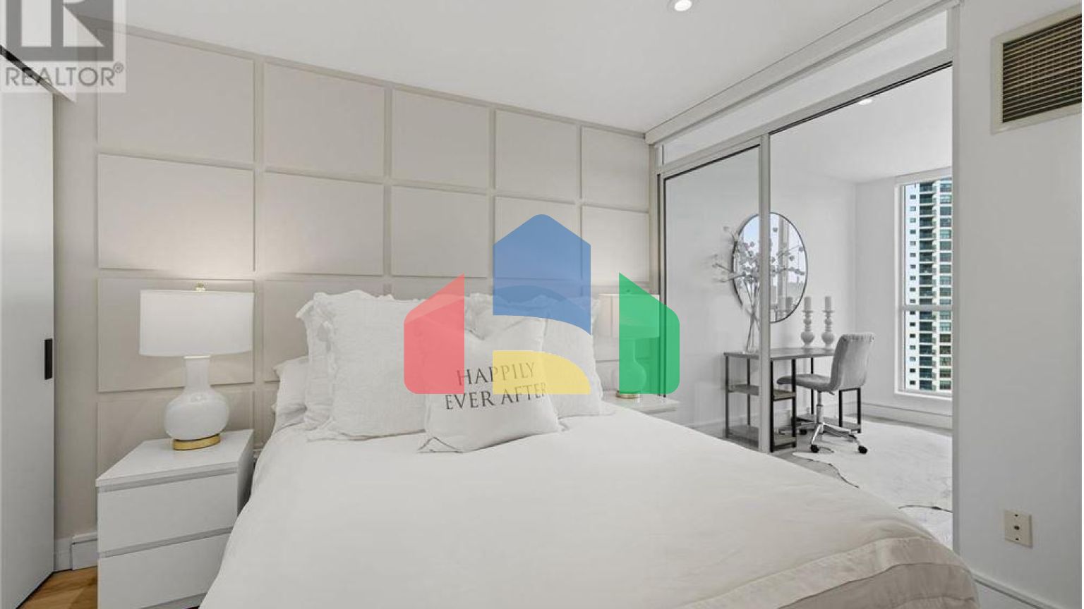 Residential - Condo/Apartment - Toronto, Canada - Canada