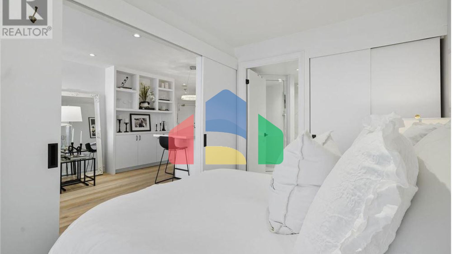 Residential - Condo/Apartment - Toronto, Canada - Canada