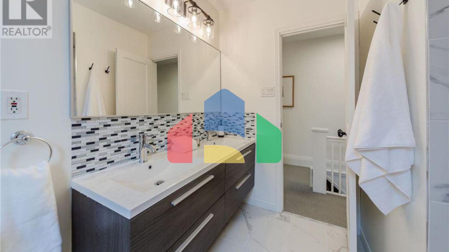 Residential - Single Family Home - Toronto, Canada - Canada