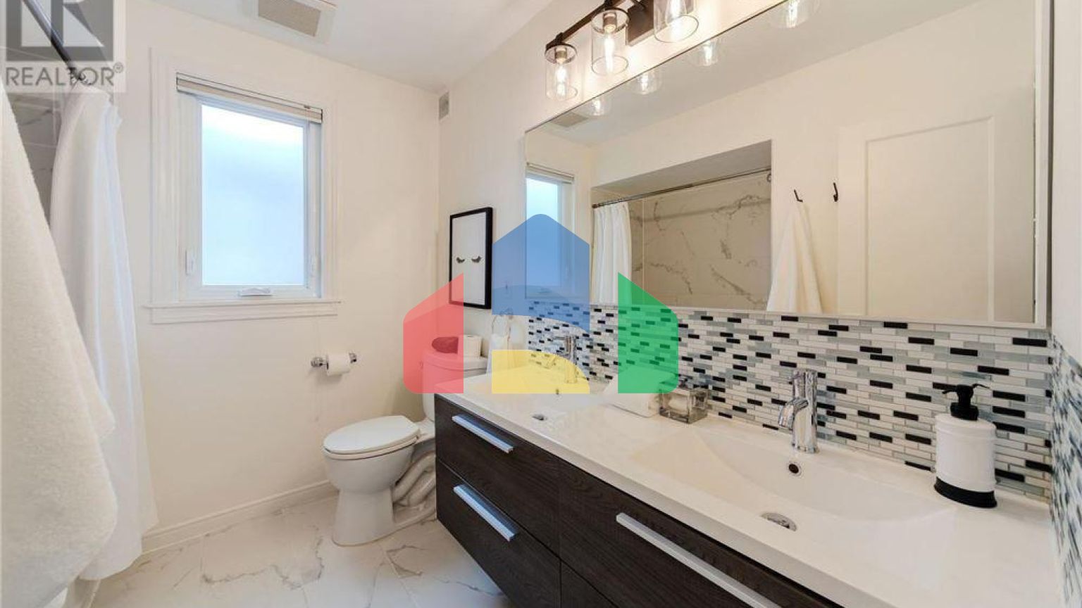 Residential - Single Family Home - Toronto, Canada - Canada