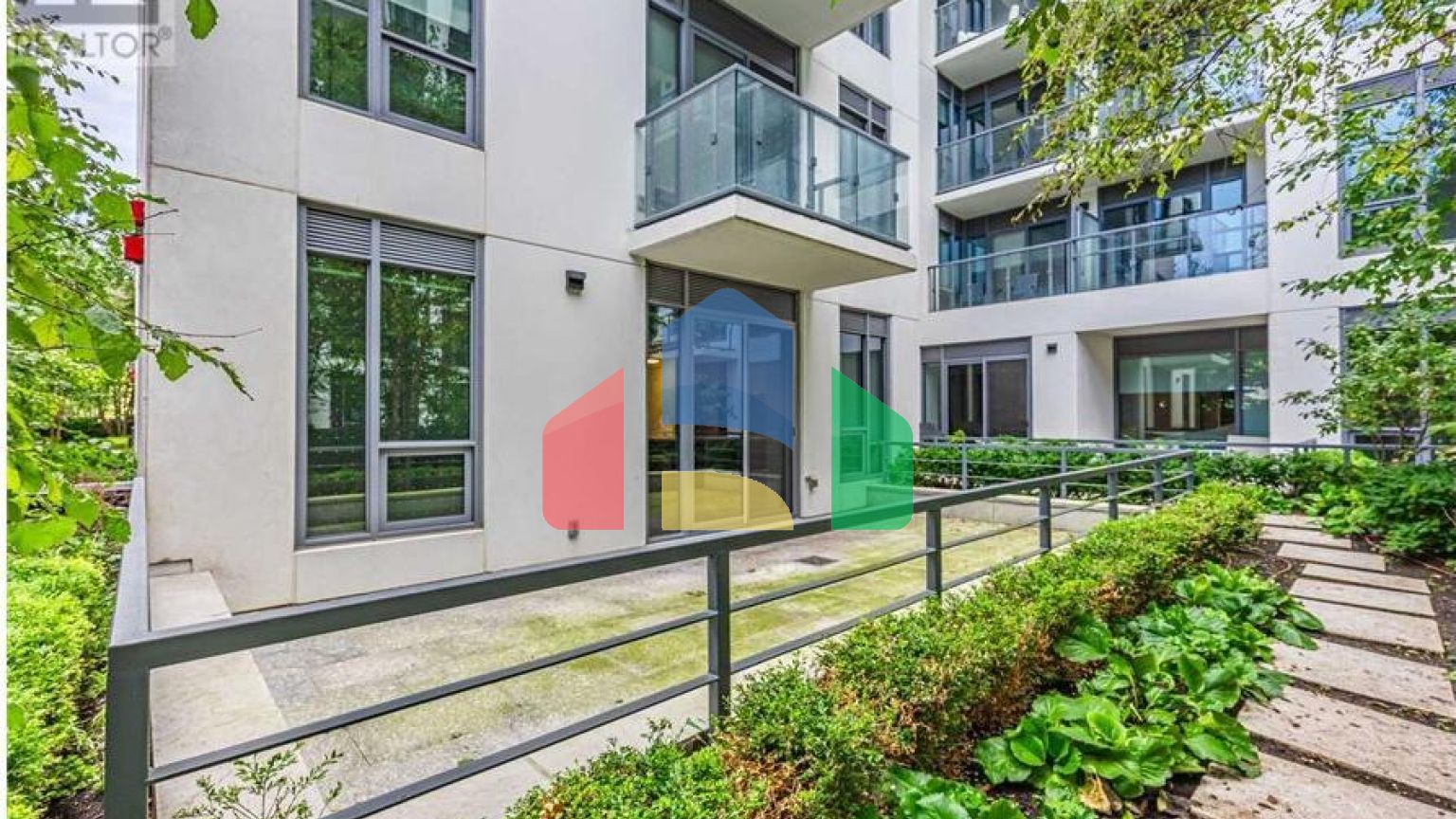 Residential - Single Family Home - Toronto, Canada - Canada