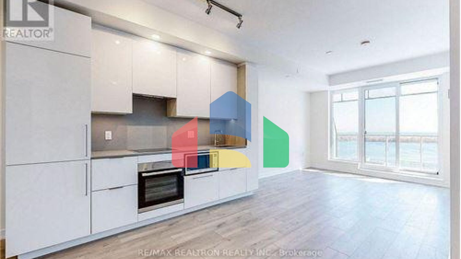 Residential - Single Family Home - Toronto, Canada - Canada