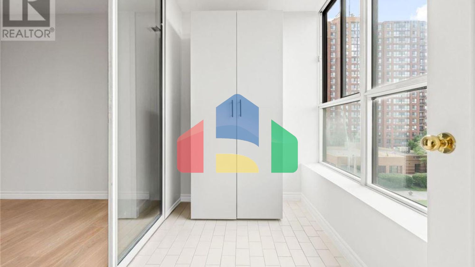 Residential - Single Family Home - Toronto, Canada - Canada