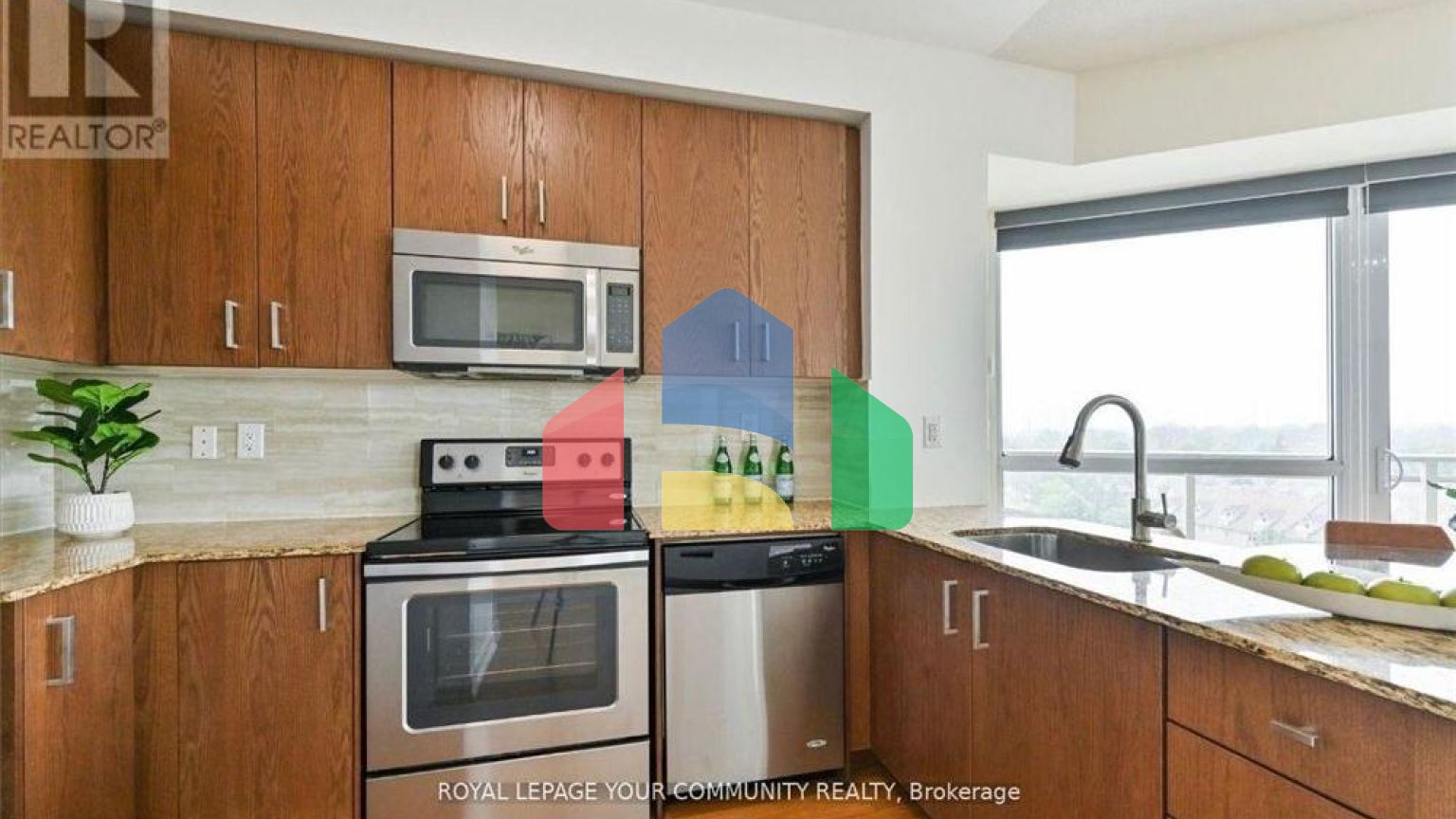 Residential - Single Family Home - Toronto, Canada - Canada