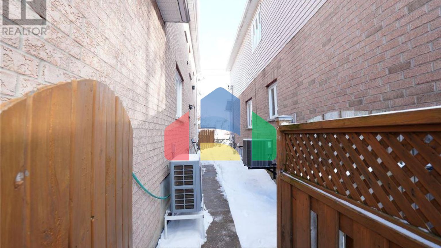 Residential - Single Family Home - Toronto, Canada - Canada